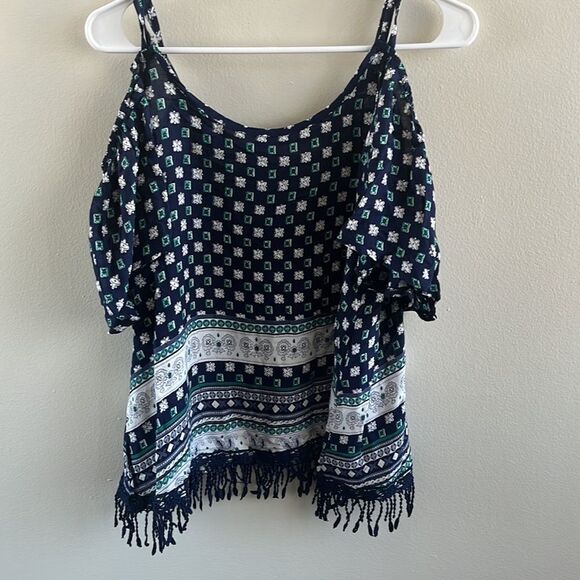 RD Style Cold Shoulder Crochet Fringe Top - Picture 3 of 6